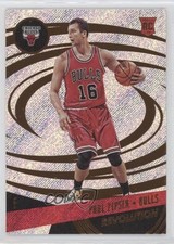 2016-17 Panini Revolution Rookies Paul Zipser #149 9cr