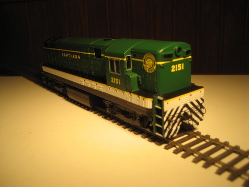 Spectrum 81219 HO Southern FM H16-44 Baby Trainmaster Diesel #2151 Nuevo en Caja | Zustand: New