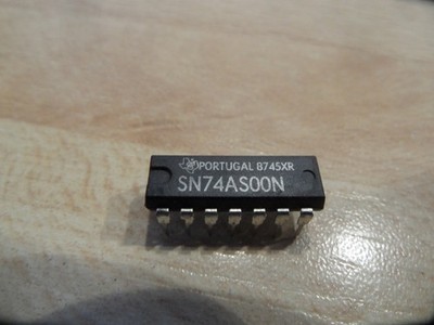 IC ICs  Portugal 8745XR SN74AS00N  14 PIN  Microprozessor