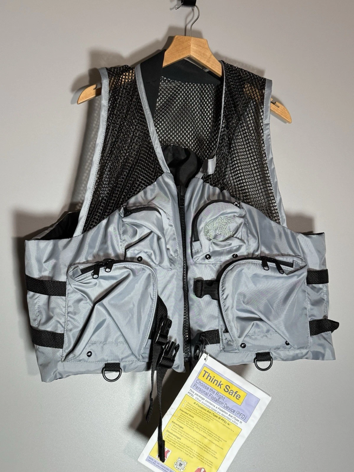 NWT Bass Pro Shops Men’s Fishing Vest/Flotation Device size Large
Opens in a new window or tab