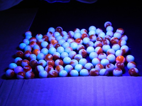 Vintage Lot of Over 100 Marbles Orange Gray Swirl All Glow Faintly Green - Picture 9 of 10