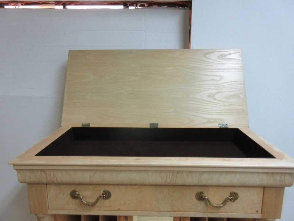 Escritorio Henredon Carlos XV Secretario Abattant Burlwood Foto 4 de 4