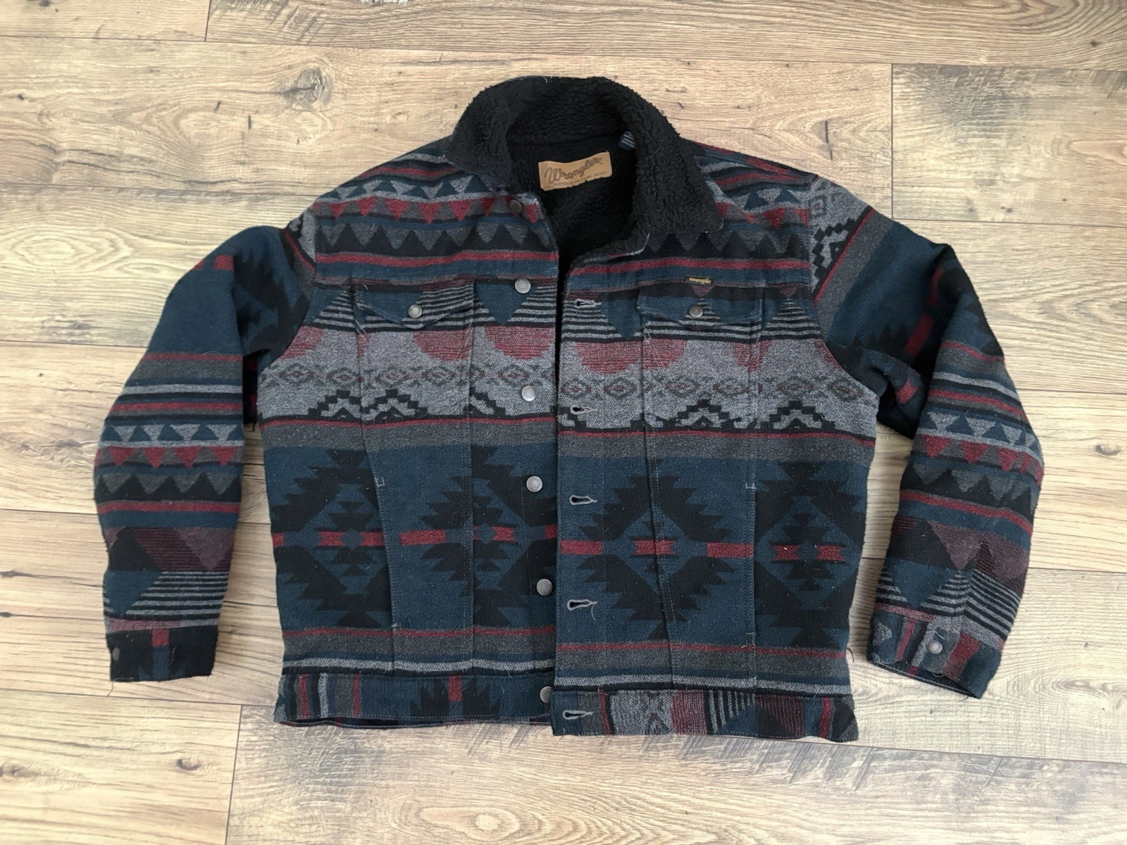 Wrangler Men's Southwestern Sherpa Button Down Jacquard Jack