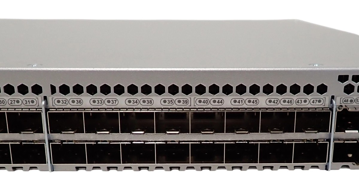 Brocade G720 48x 64GbE SFP+ + 8x 2x64G SFP-DD Port (24-Act) B2F 1U