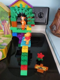 Vintage Duplo Lego "Tigger's Treehouse" #2990 with Box