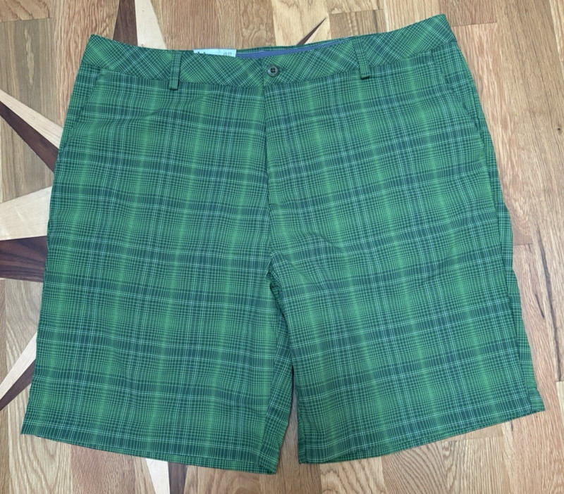 Under Armour Men's Golf Shorts Sz 42; Heat Gear, Green plaid; NWT