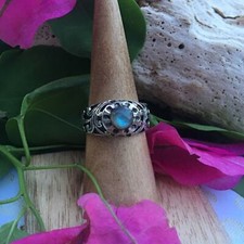 Natural Blue Labradorite Sterling Silver Detailed Ring size 8.5