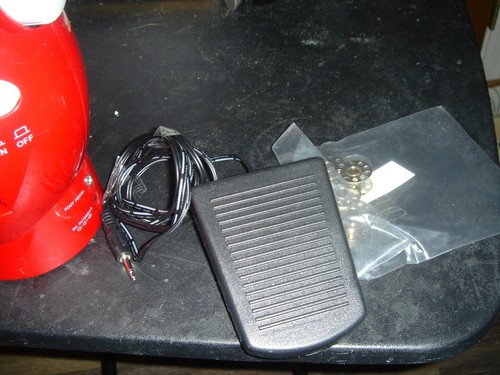 Smartek MIni SEWING MACHINE with Pedal Red Model RX-8. Cordless. "new" - Picture 3 of 8
