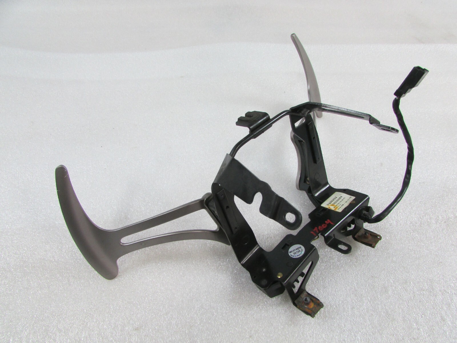 Ferrari California, Silver Fiber F1 Paddle Shifter Assembly, Used P/N 250064