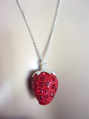 LE COLLIER " PAVE STRAWBERRY " AVON Fini Argent 925 millièmes avec boîte cadeau - Photo 1/2