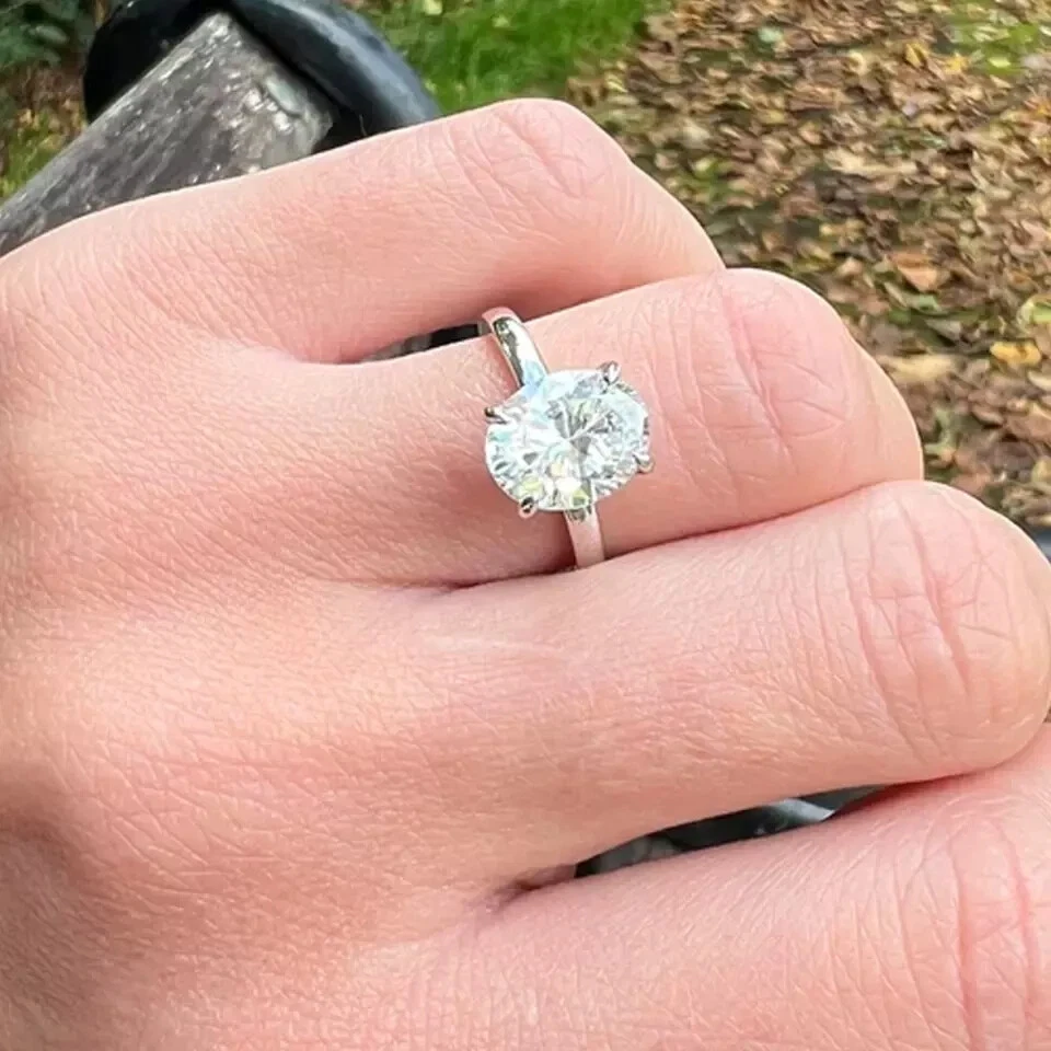 2.50 Ctw Oval Cut Moissanite 4-prong Engagement Ring Solid 14k White Gold Plated - Image 2 of 4