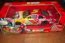 TERRY LABONTE AUTOGRAPHED 5 KELLOGGS 1:24 SCALE RACING CHAMPIONS ISSUE 34 44 
