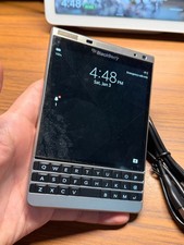 BlackBerry Passport - 32 GB - Silver Unlocked 