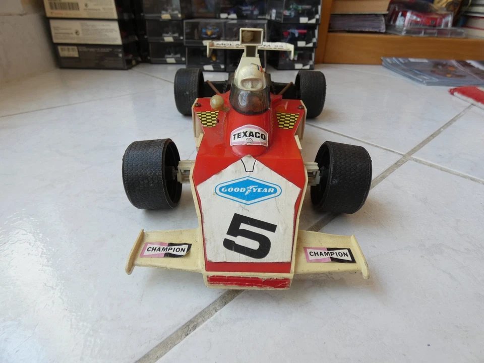 Mclaren M23 #5 Texaco 1/14 F1 Formula 1 Giocattolo Plastica - Immagine 3 di 4