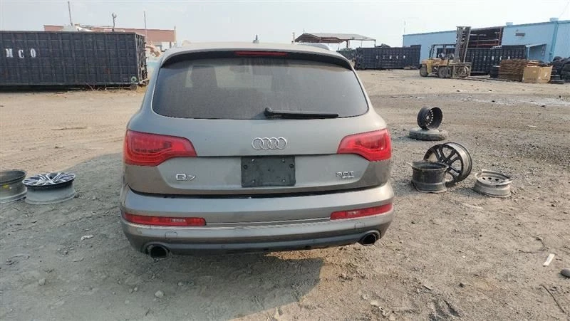 REPOSACABEZAS TRASERO IZQUIERDO NEGRO 4L0883901B1C3 2013 AUDI Q7 AUDI Foto 3 de 4