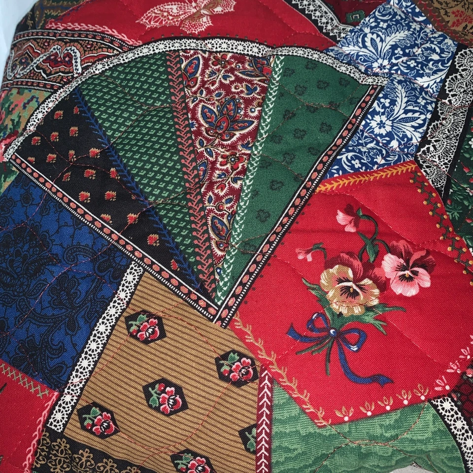 Cranston Print Works Christmas Pre-Quilted Fabric Victorian Patchwork Print - Image 3 of 4