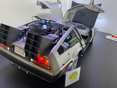 Delorean Hot Toys 1/6 Back to the Future Time Machine MMS260 Movie