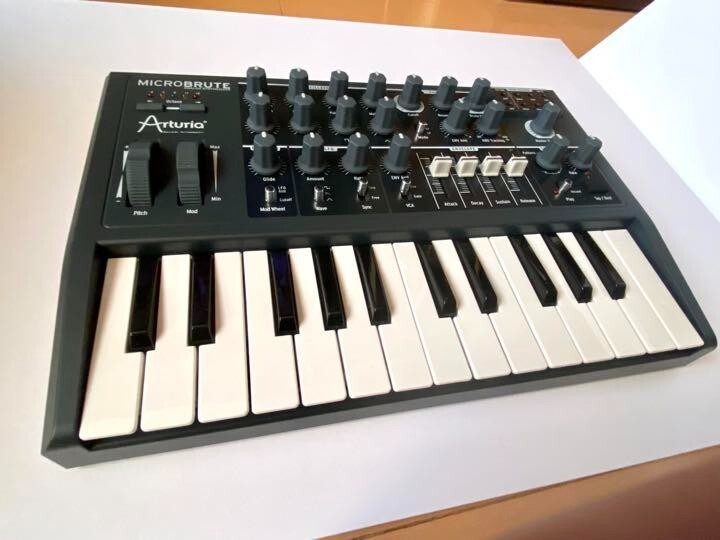 Arturia Microbrute Analog Synthesizer Keyboard with USB midi Fully 