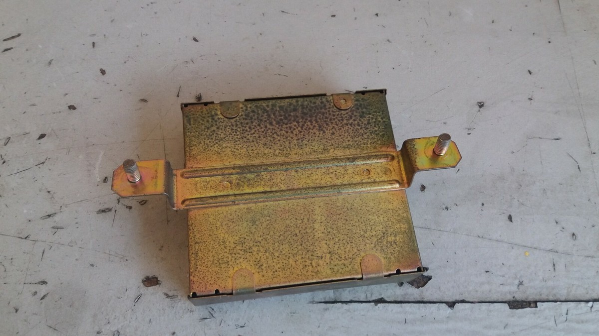 1984-1989 NISSAN 300ZX VG30T TURBO Z31 SUSPENSION MODULE COMPUTER