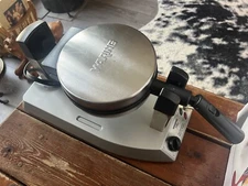 Waring Pro WWM200SA Belgian Waffle Maker - Black