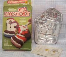 Vintage 1978 Wilton CAKE DECORATING KIT/PAN/DIRECTIONS/BOX SANTA/SNOWMAN SET