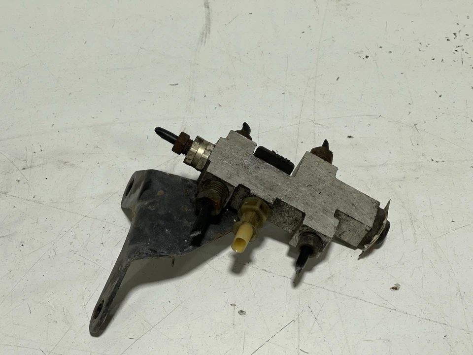 52128423AC 97-06 Jeep TJ Wrangler Válvula dosificadora de frenos sin ABS OEM CC 8K Foto 2 de 4