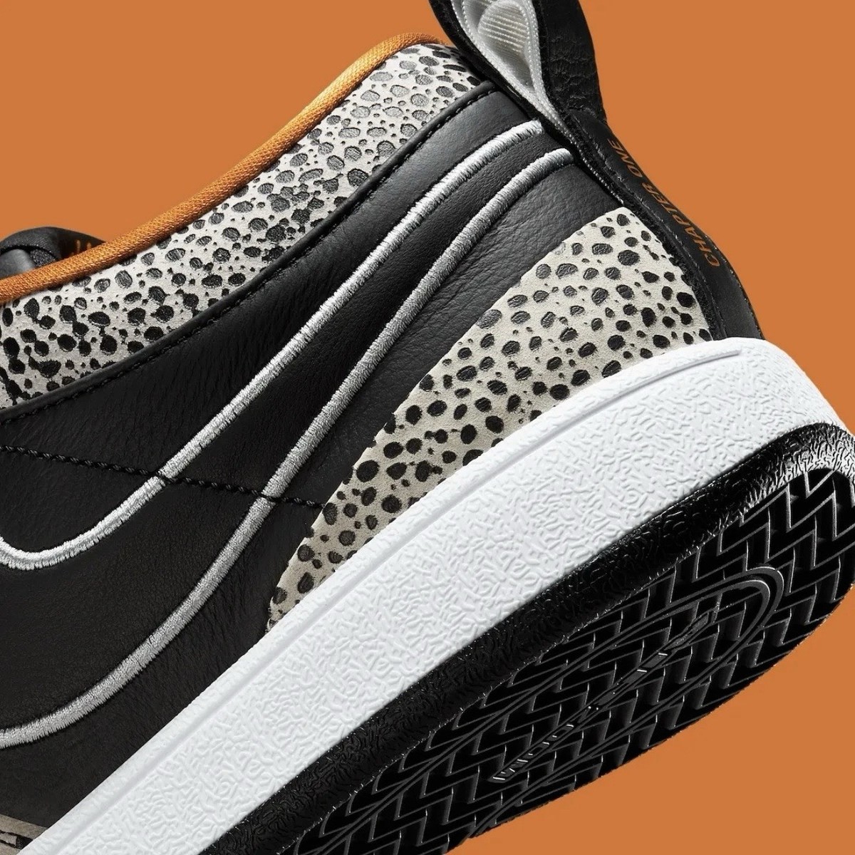 Nike Book 1 NAS Air Safari Devin Booker Basketball Shoes HV2096