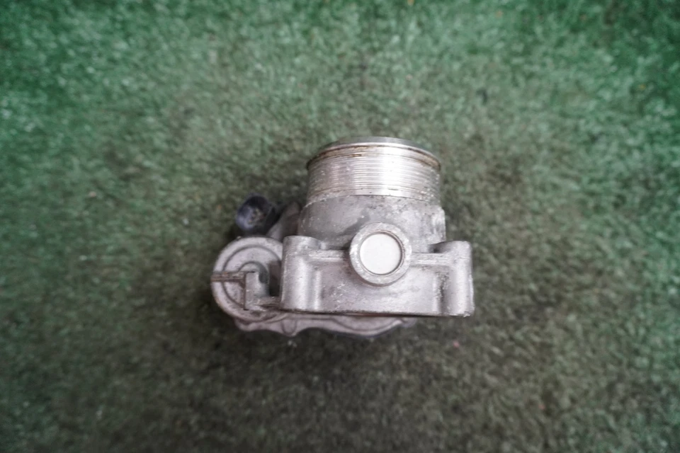 Корпус дроссельной заслонки 2017 VOLKSWAGEN Golf SportWagen 1,8 л от оригинального производителя 125 000 миль 06F133062 - Изображение 3 из 4