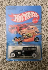 Vintage Unpunched 1981 Hot Wheels Classix Packard - Landlord Card - NOS