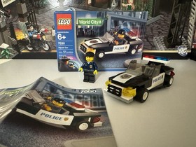 LEGO World City Squad Car 7030 Complete Set Box Police Car Minifigure Included