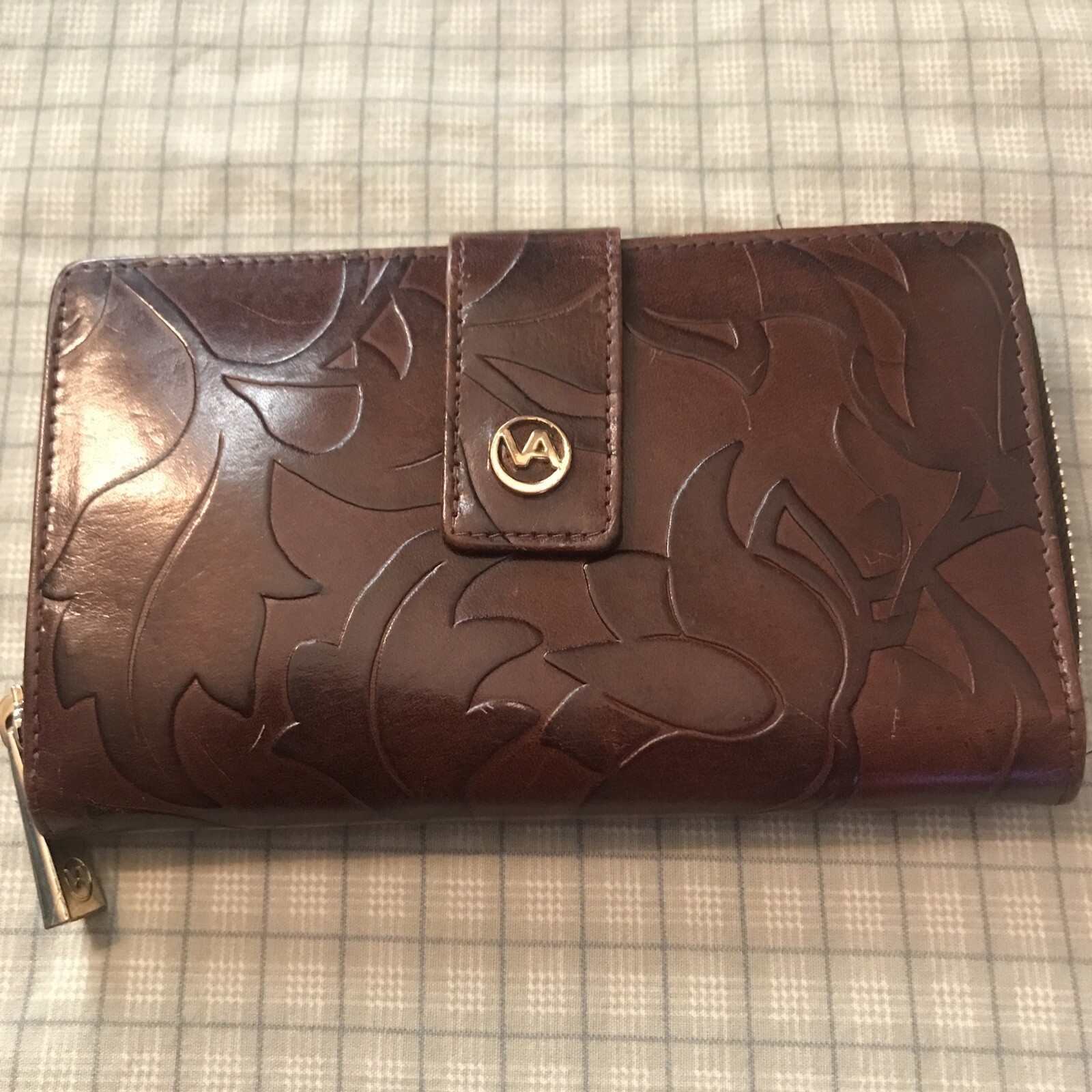 valentina zip around wallet