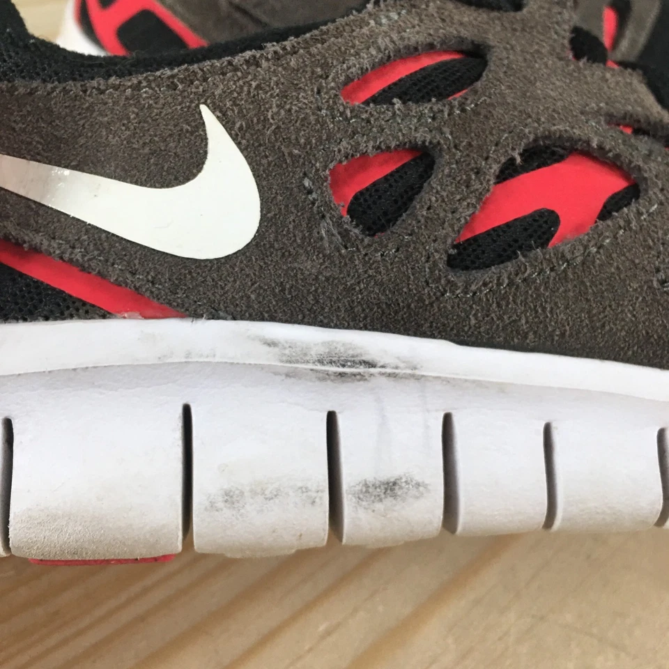 Nike Zapatos Jóvenes 6.5 Niños Free Run 2 Tenis Atléticos DD0163-002 Negro Rojo Foto 4 de 4