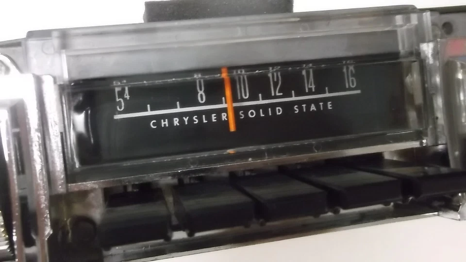 恢复 1968 年 68 69 普利茅斯公路跑步者 Roadrunner GTX 卫星调幅收音机 — 第 3/4 张图片