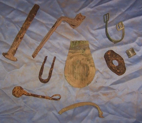 DUG CIVIL WAR RELICS FROM VIRGINIA  Spur Flask Bayonet Sword Hammond Collection