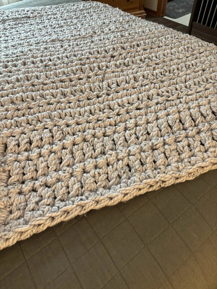 Handmade Gray Speckle Tweed Chunky Crochet Decorative Throw Blanket 55 x 48 in - Image 4 of 4