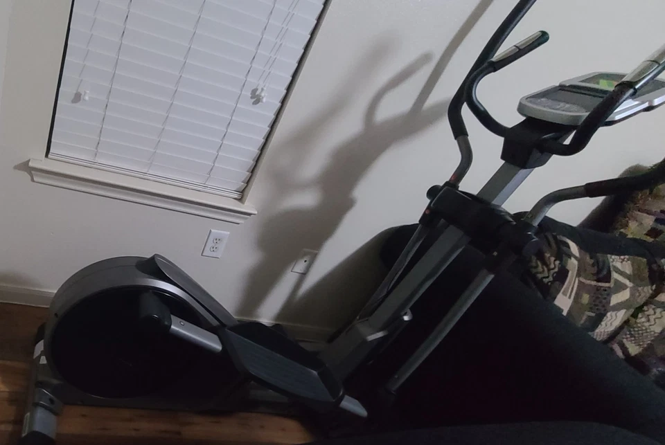 Sunny Health & Fitness Magnetic Elliptical Cross Trainer Machine (SF-E3912) - Image 2 of 4