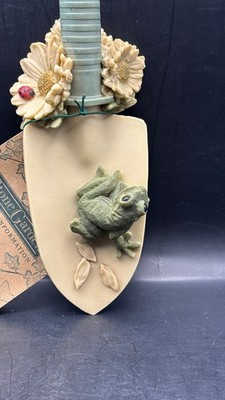Stone Garden SG-3083 Fig & Gourd Floral Decorative Garden Trowel with Frog