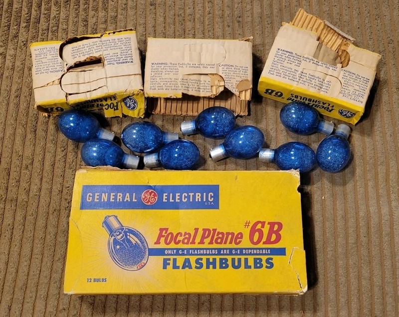 Vintage GE Flashbulbs Focal Plane #6B General Electric 9x Blue Color Bulbs 