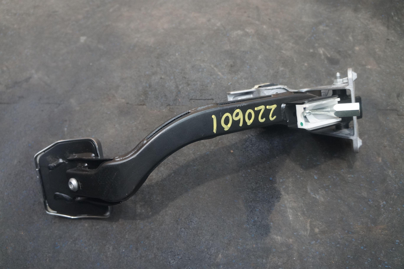 Brake Pedal Bracket 3W1723150 OEM Bentley Continental GTC 2016 GT Flying Spur