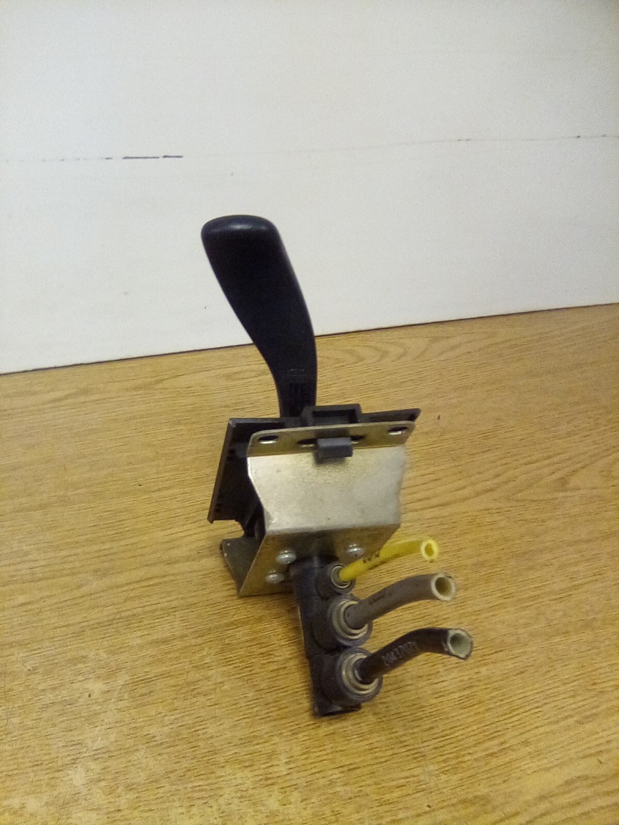 Volvo 20437062 Trailer Brake Valve 26402-1 *FREE SHIPPING* | eBay