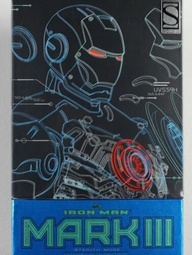 Action figure di eroi dei fumetti in metallo sul Iron Man