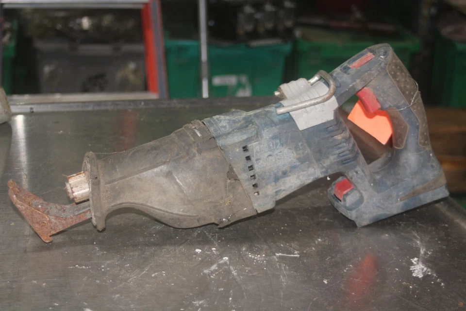 Bosch Variable Speed Reciprocating Saw 1651 - Image 3 of 4