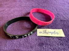 TAYLOR SWIFT 1989 World Tour VIP Package RUBBER BRACELETS Set of 2 NEW