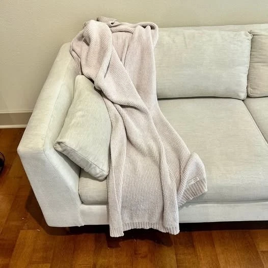 Crate & Barrel Avondale 85″ Sofa - Image 4 of 4