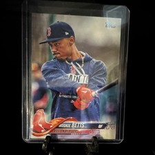 Topps 2018 Mookie Betts Photo Variation Fist Up Boston Red Sox #140