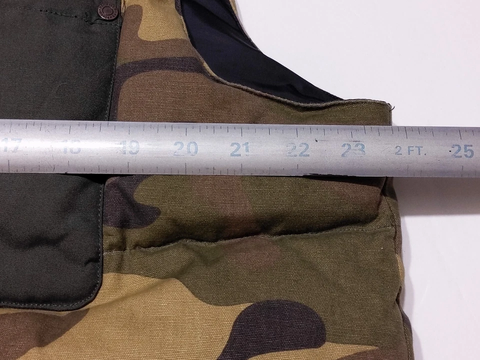 Chaleco de Plumón de Ganso BLACK BEAR by Penfield Borde de Cuero Camuflaje Verde XL Foto 3 de 4