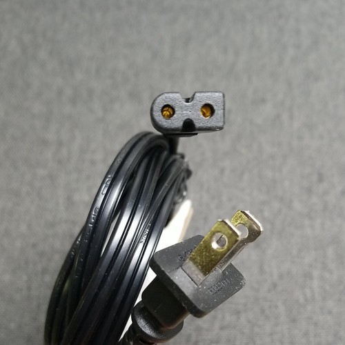 Best Buy Essentials 6 ft. 2 Prong Figure 8 Polarized Power Cord 7A/125V - Imagen 4 de 4