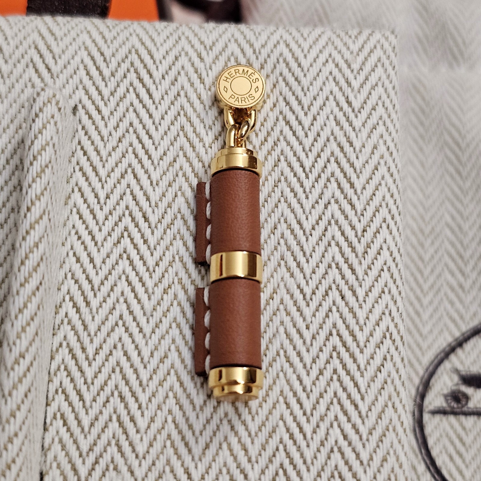 Hermes Charniere Earrings Gold Small Gold Hardware SOLD OUT! image 6