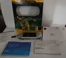 Sony PSP Daxter Limited Edition Entertainment Pack (Ice Silver) CIB plus extras