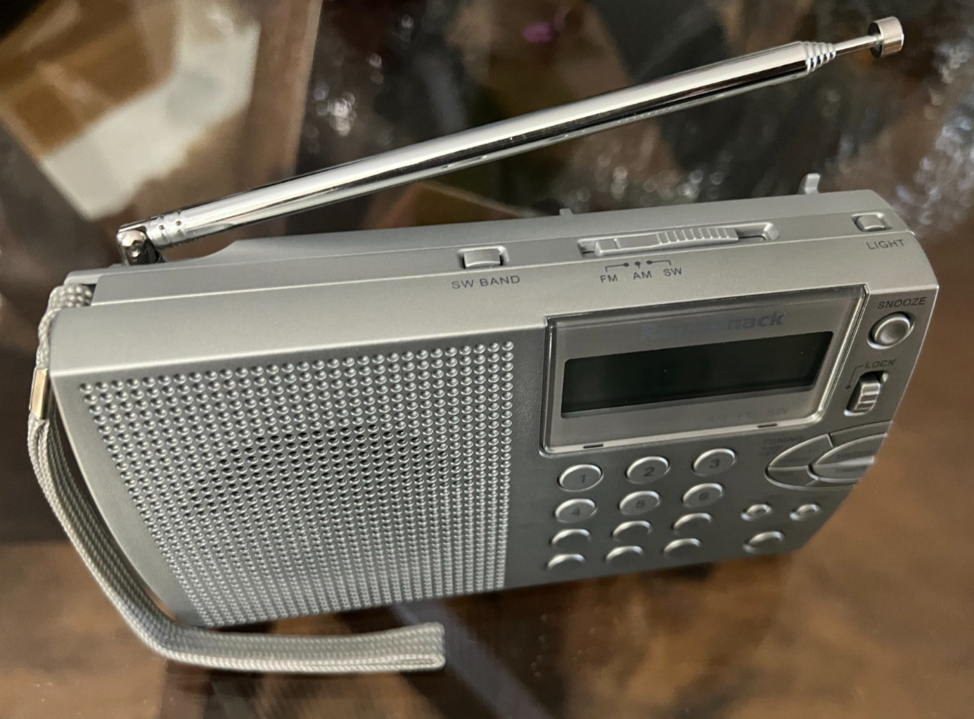 Radio Shack 20-125 AM/FM Shortwave Travel Radio, Boxed, New 